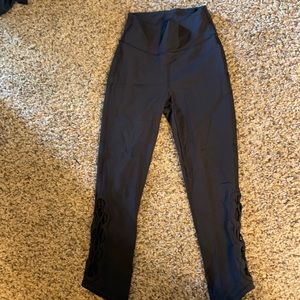 lululemon Love Knot Sz 2 Crops
